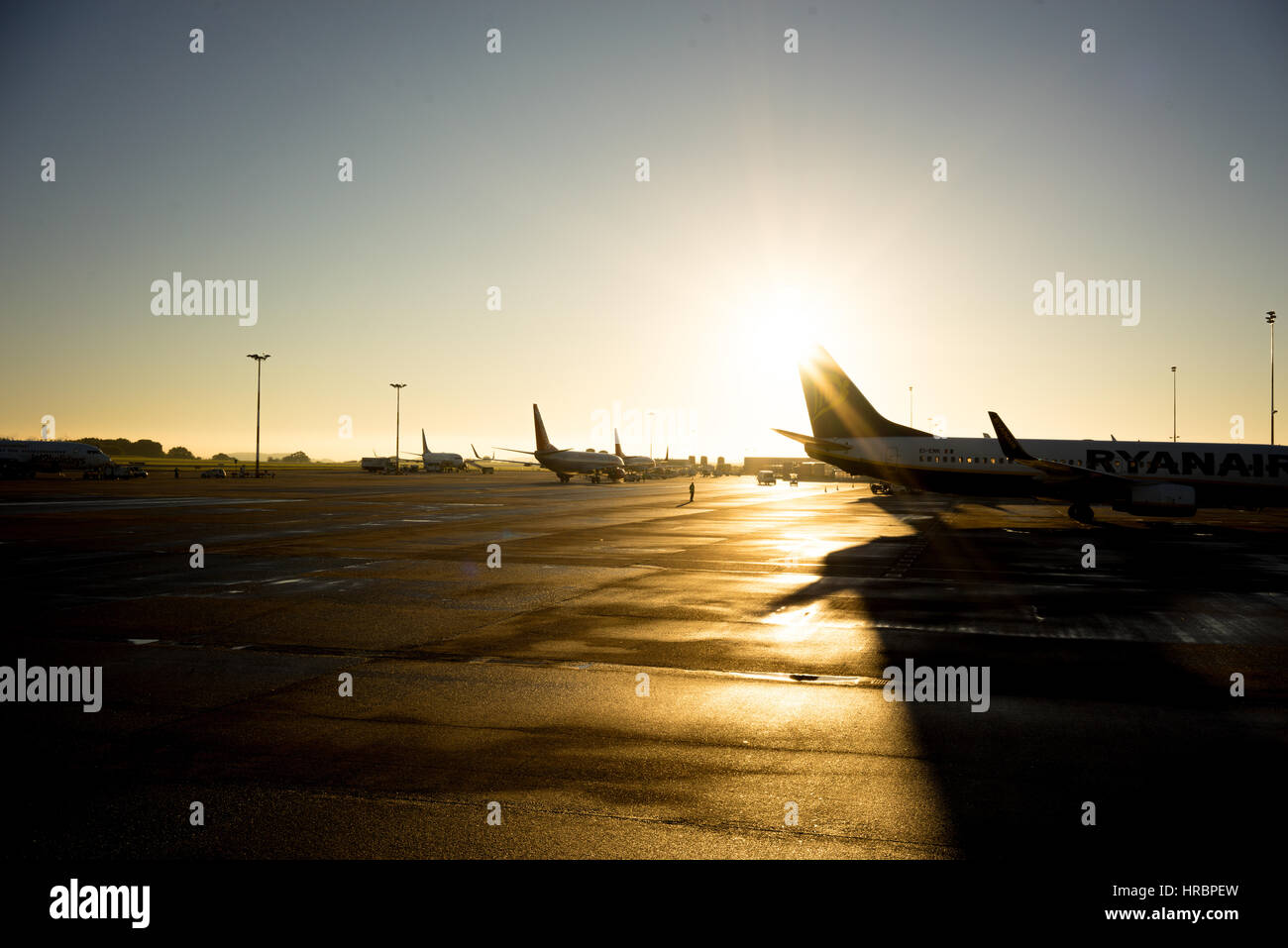 Aeropuerto soleado ,Birmingham Airport Foto de stock