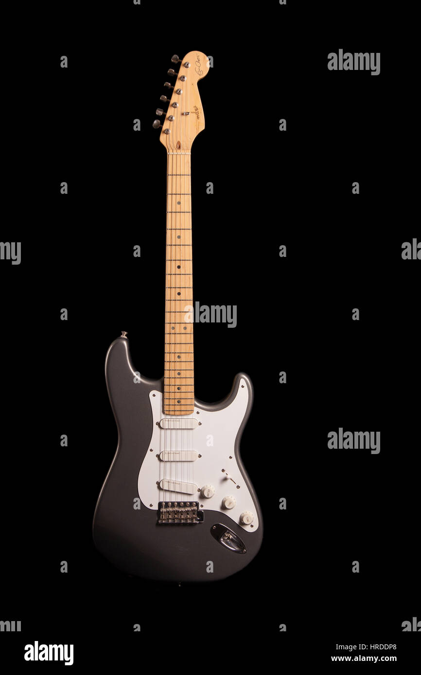 1996 Fender Stratocaster de Clapton Guitarra eléctrica gris Fotografía de  stock - Alamy