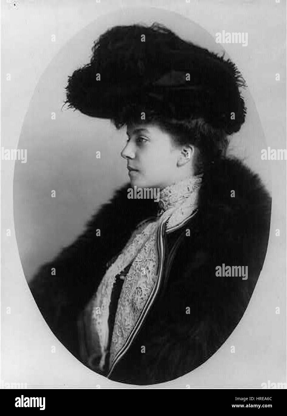 Alice Roosevelt Mar 24 1902 lado en negro Foto de stock