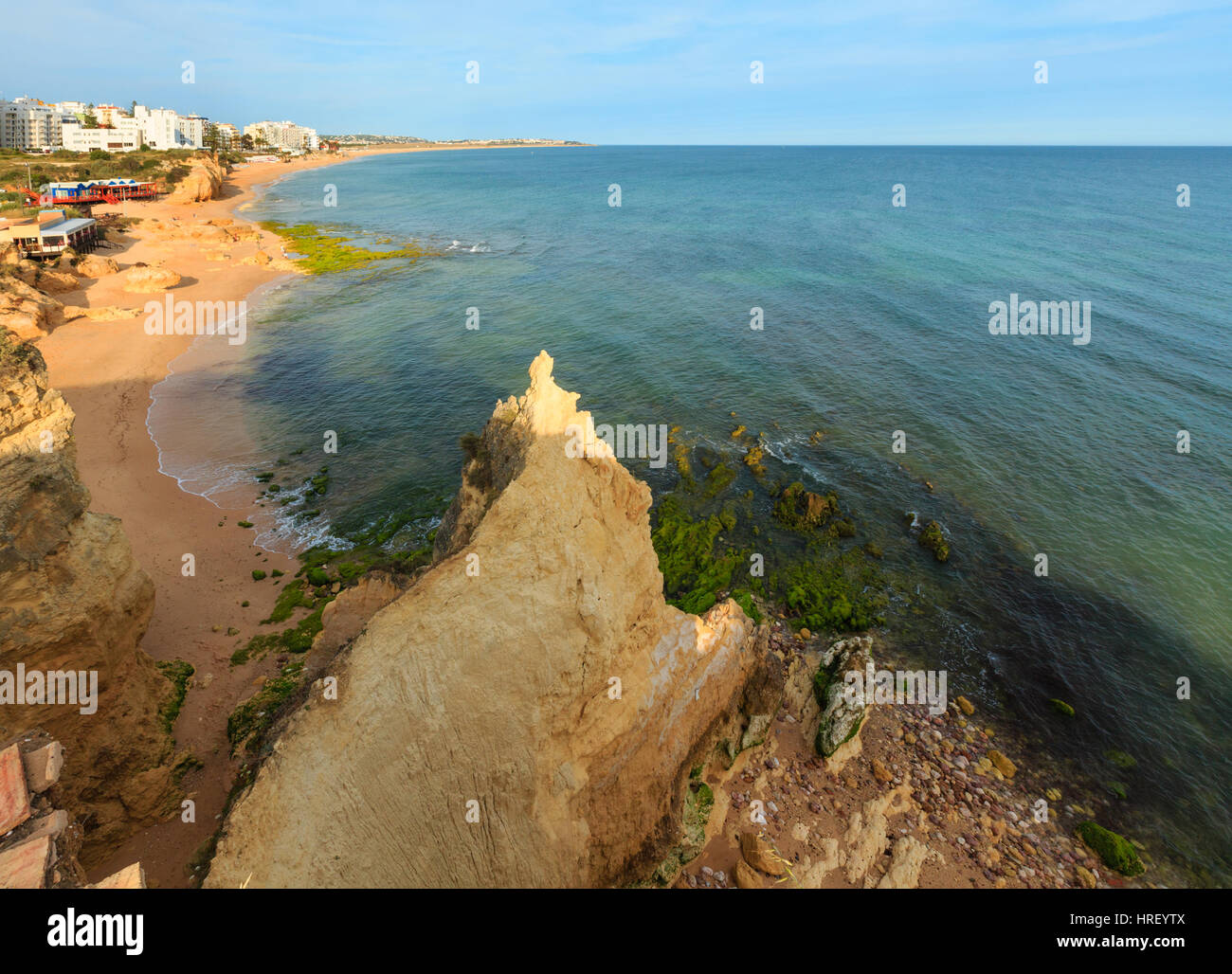 Vale Do Olival Playa Y Porches Town Summer View El Paisaje De La Costa Atlántica Lagoa