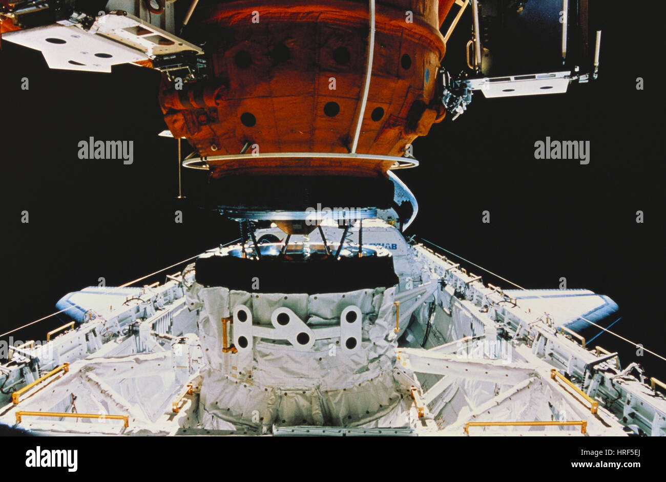 STS-76, Atlantis se acopla a la estación Mir, 1996 Foto de stock