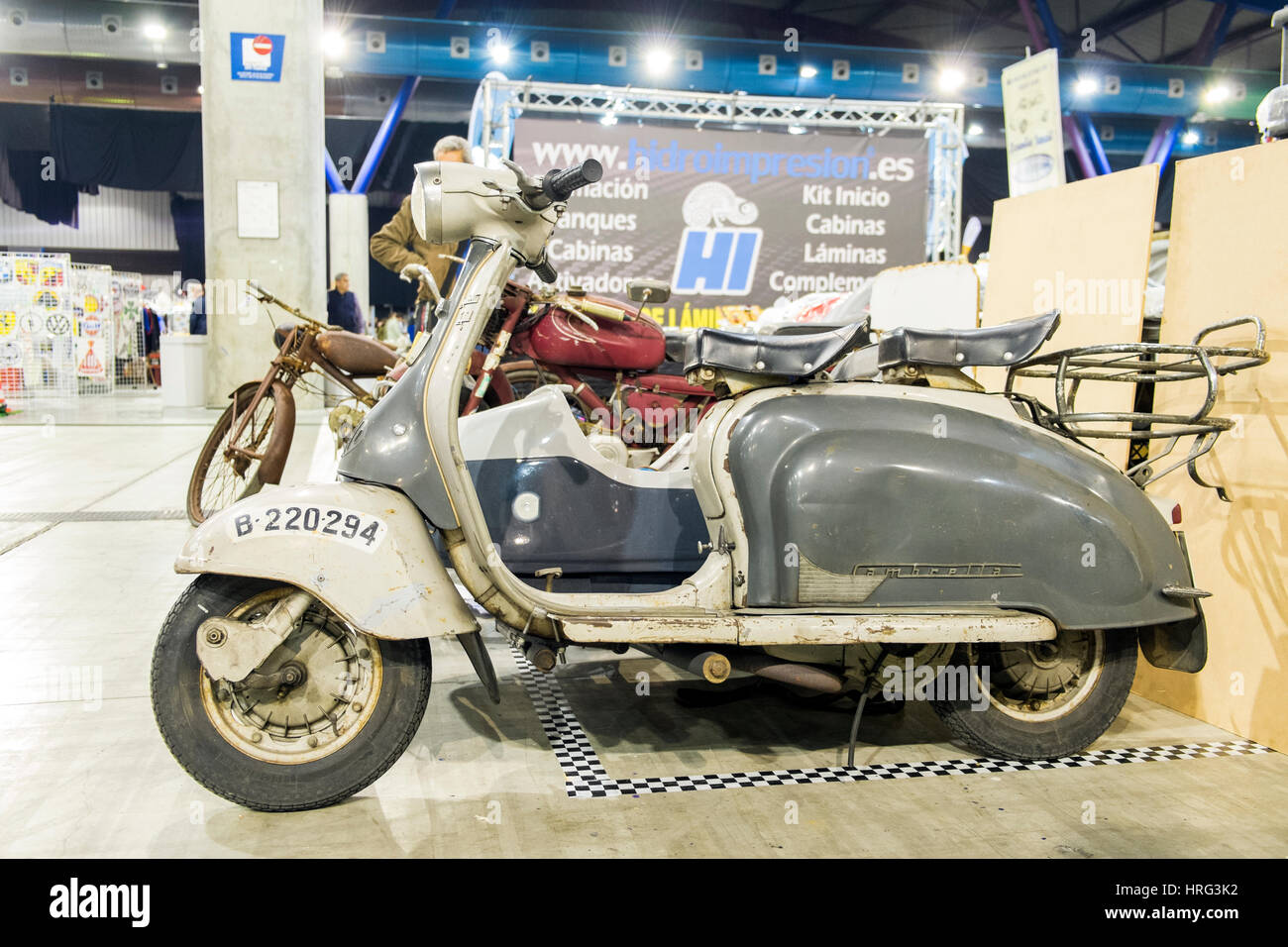 1960 Lambretta. Placa de Barcelona, España Foto de stock
