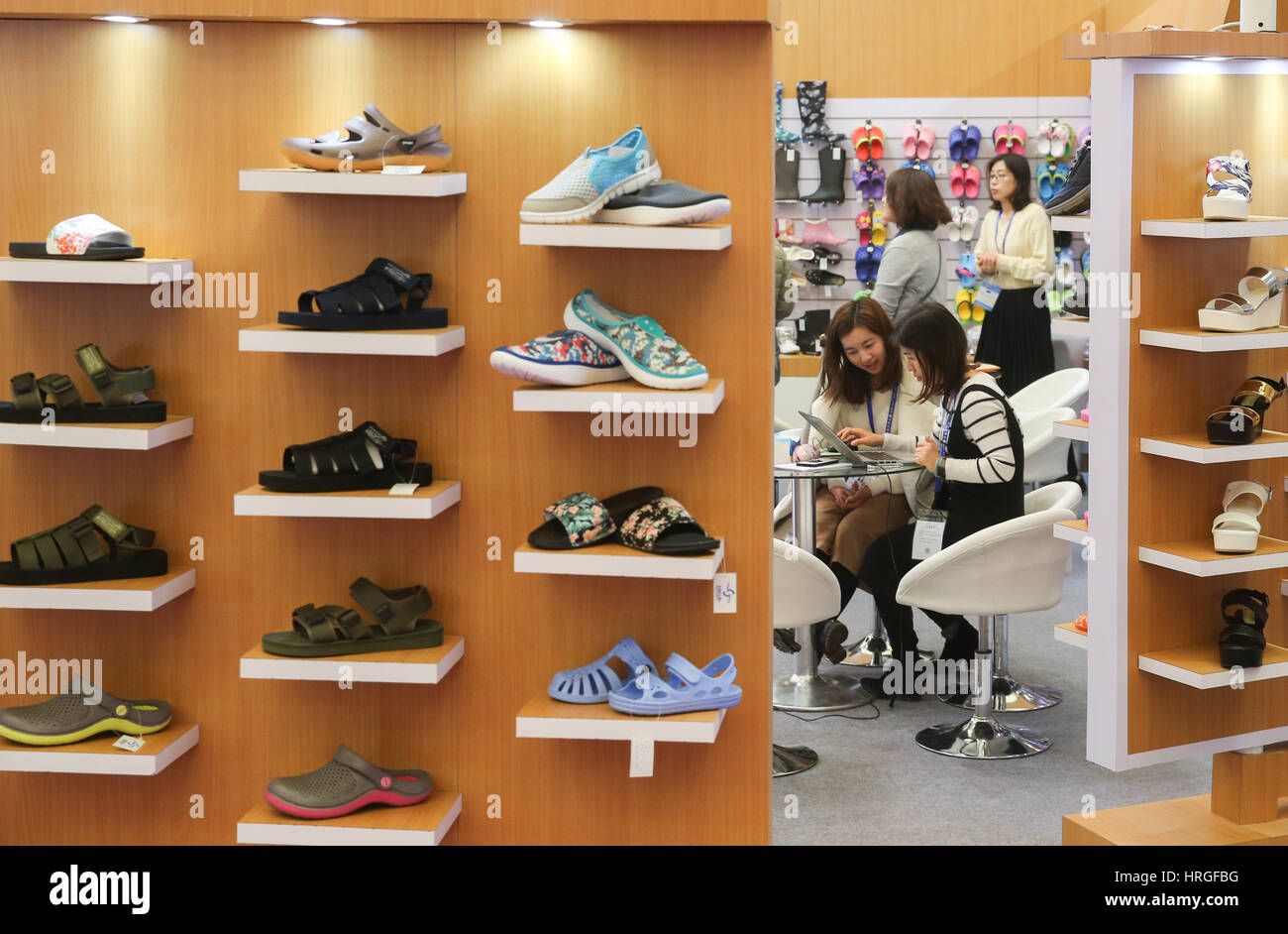 Noticias De Calzado Fotos e Imágenes de stock - Página 6 - Alamy