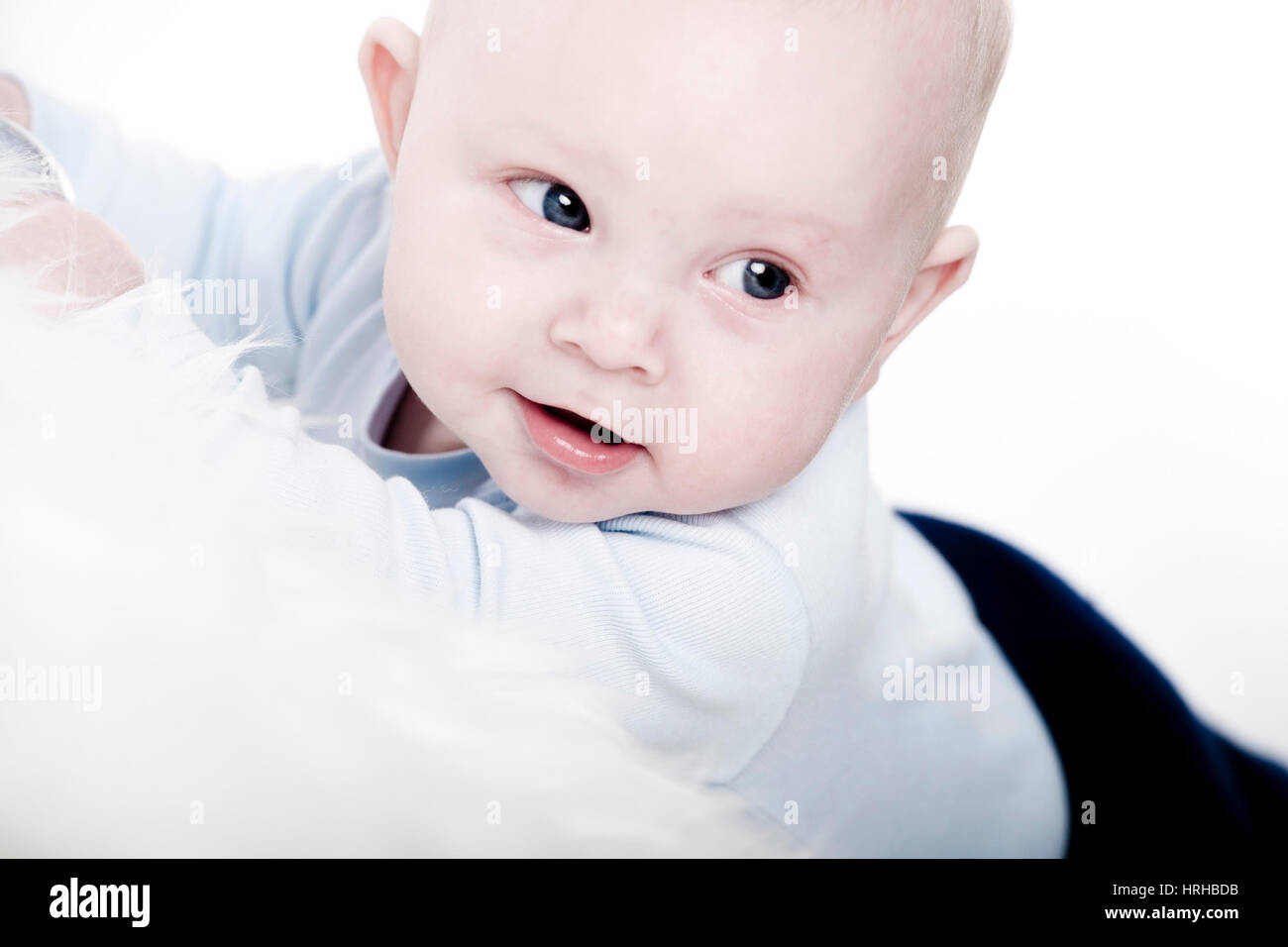 El bebé de tres meses en el asiento Bumbo chica sonriente Fotografía de  stock - Alamy