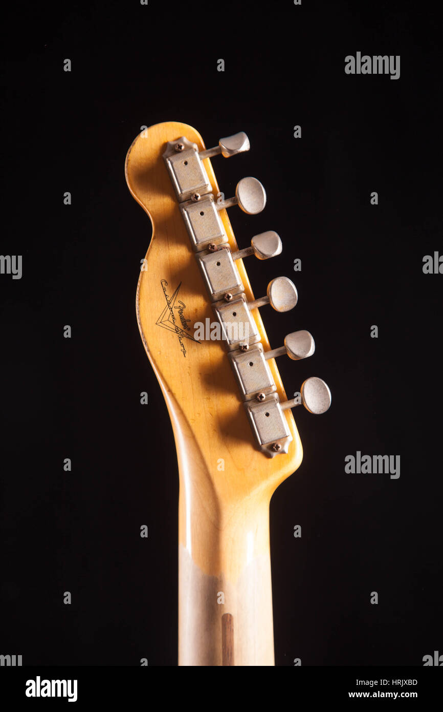 Red fender telecaster guitar fotografías e imágenes de alta resolución -  Alamy