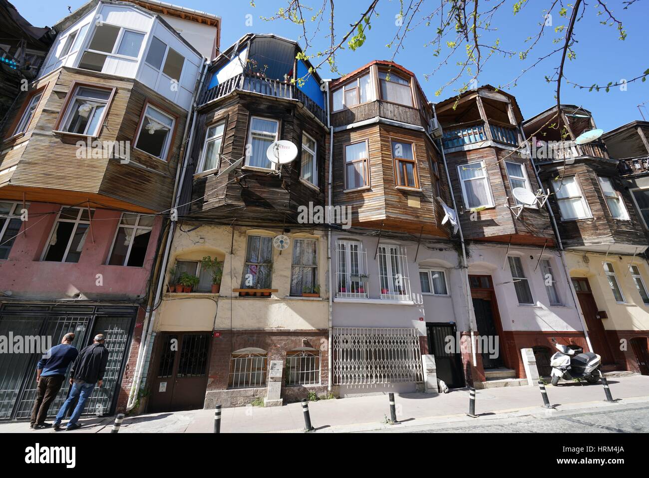 La arquitectura vernácula otomano. Ortakoy calles. Estambul. Turquía Foto de stock