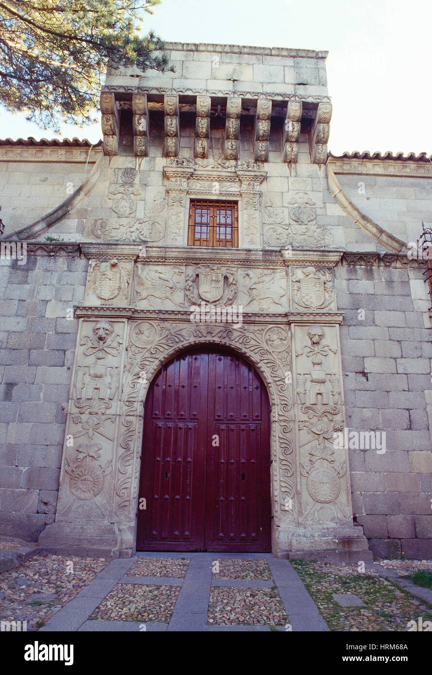Fachada del palacio de polentinos avila fotografías e imágenes de alta