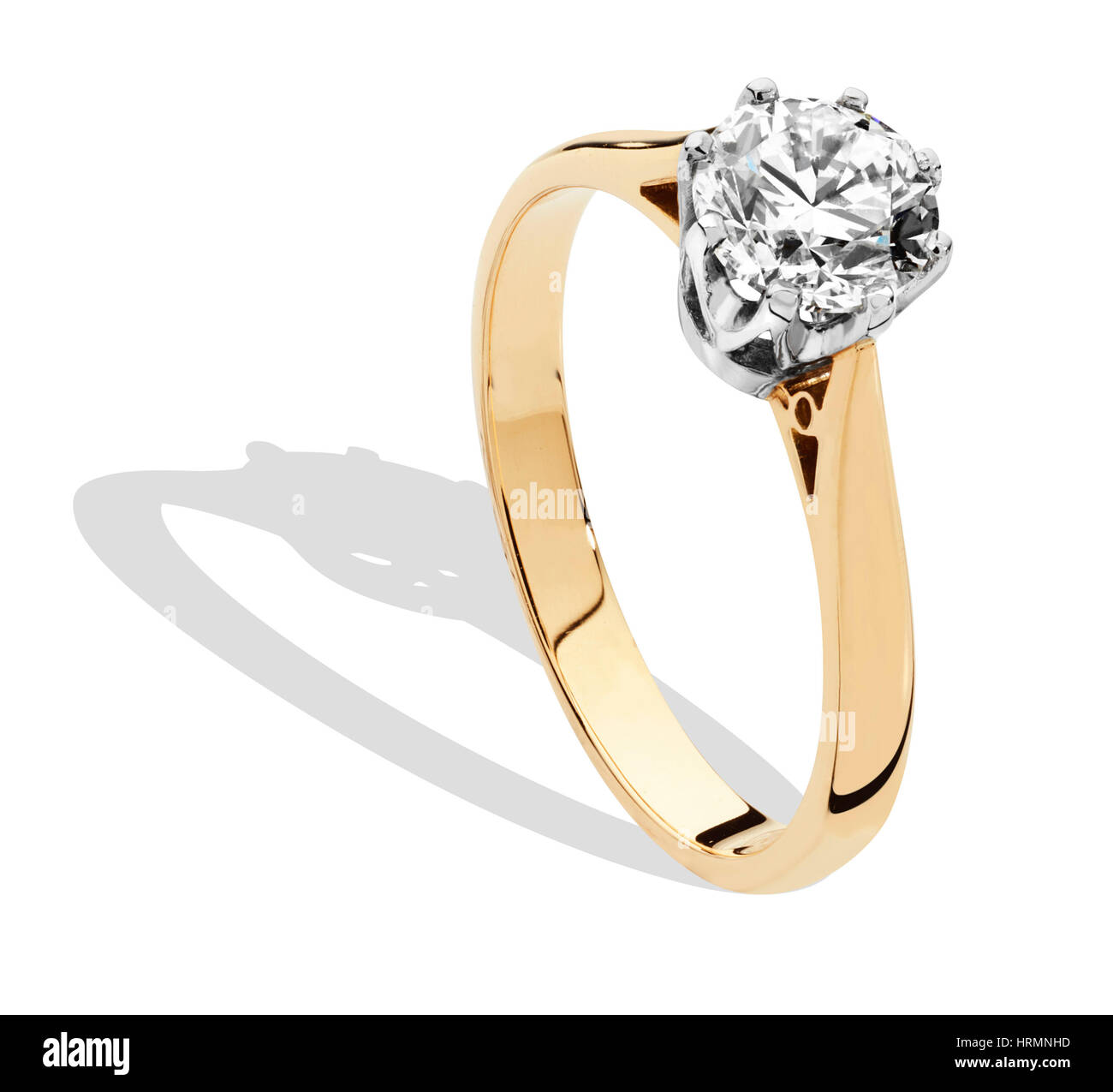 Anillo de Oro con diamante grande Fotografía de stock - Alamy
