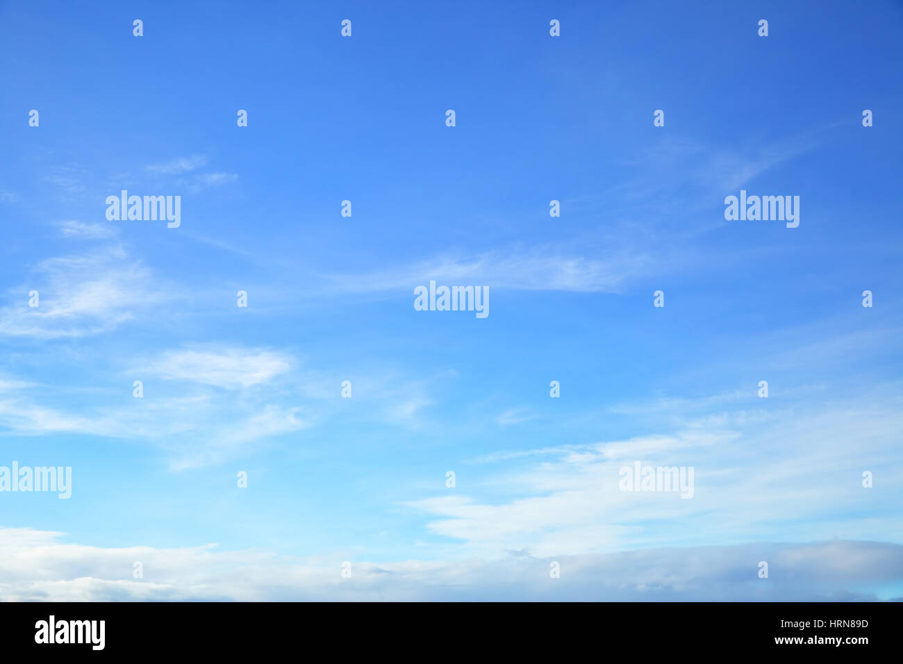 Casi el azul claro del cielo único, natural foto de fondo Foto de stock