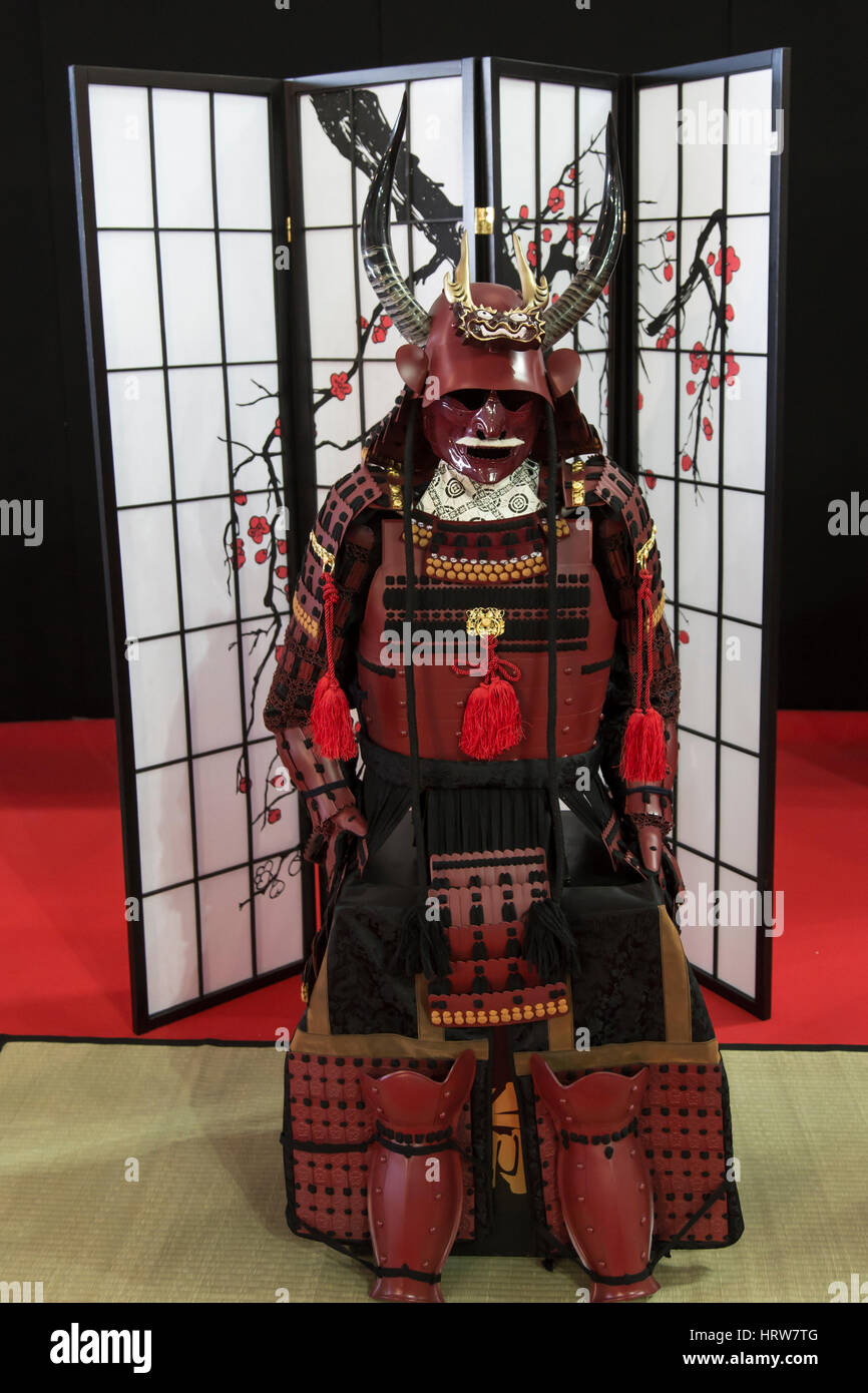 Japanese armor fotografías e imágenes de alta resolución - Alamy