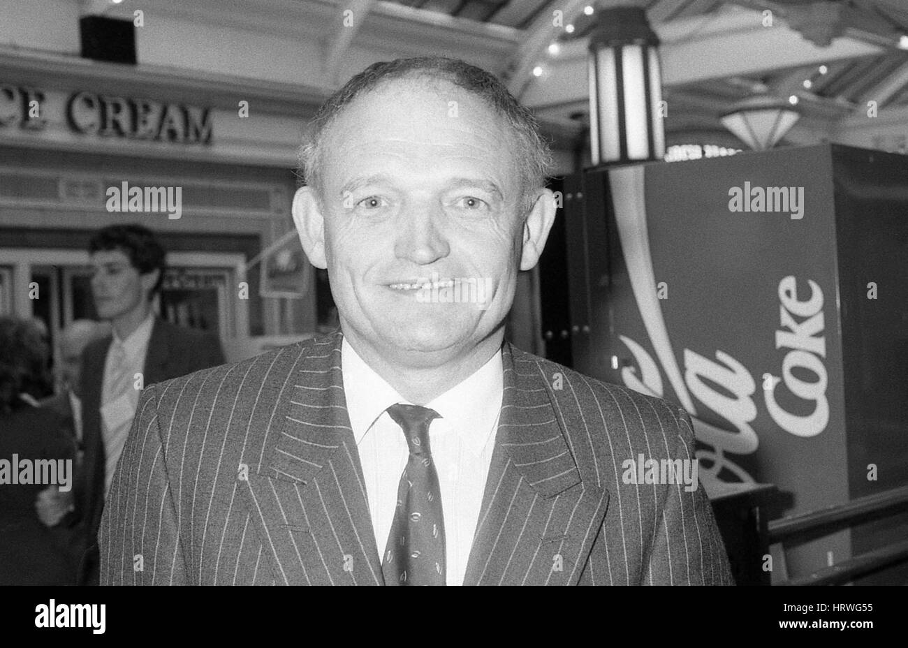 Charles Wilson, ex editor del periódico The Times, las visitas anuales de  la conferencia del partido conservador en Blackpool, Inglaterra, el 10 de  octubre de 1989 Fotografía de stock - Alamy