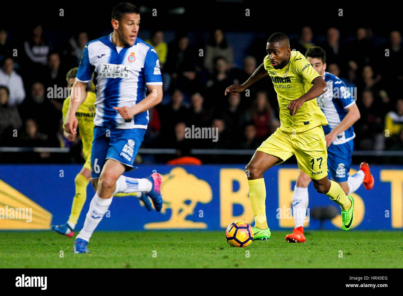 Vila Real, España. 04 Mar, 2017. Vila-real, España - Marzo 2017: Bakambu  durante la jornada 26 de la LaLiga Santander entre Villarreal CF y CF RCD  Espanyol en el Estadio de la