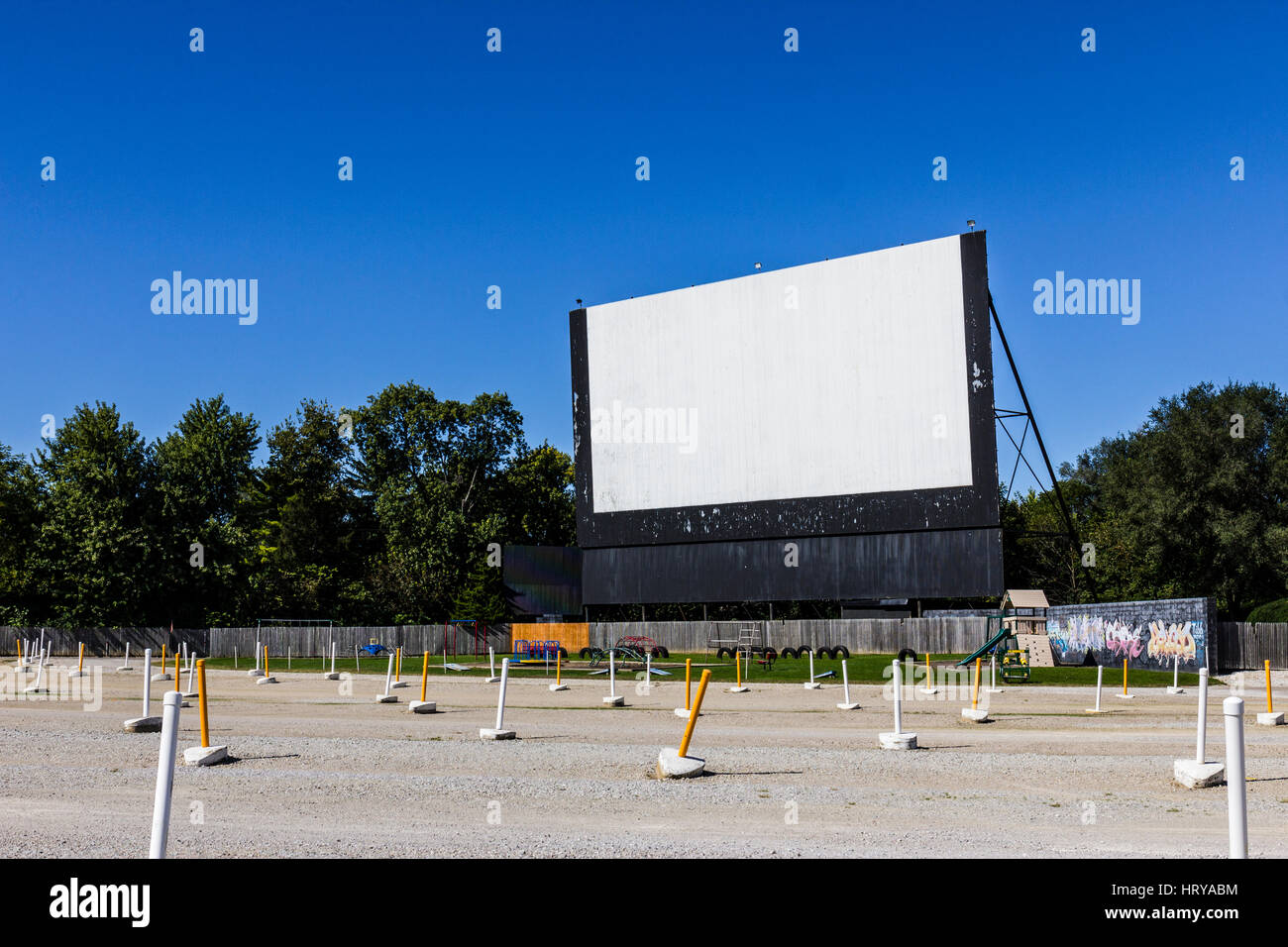 Tiempo viejo Drive-In cine con pantalla exterior y Patio II Fotografía de  stock - Alamy