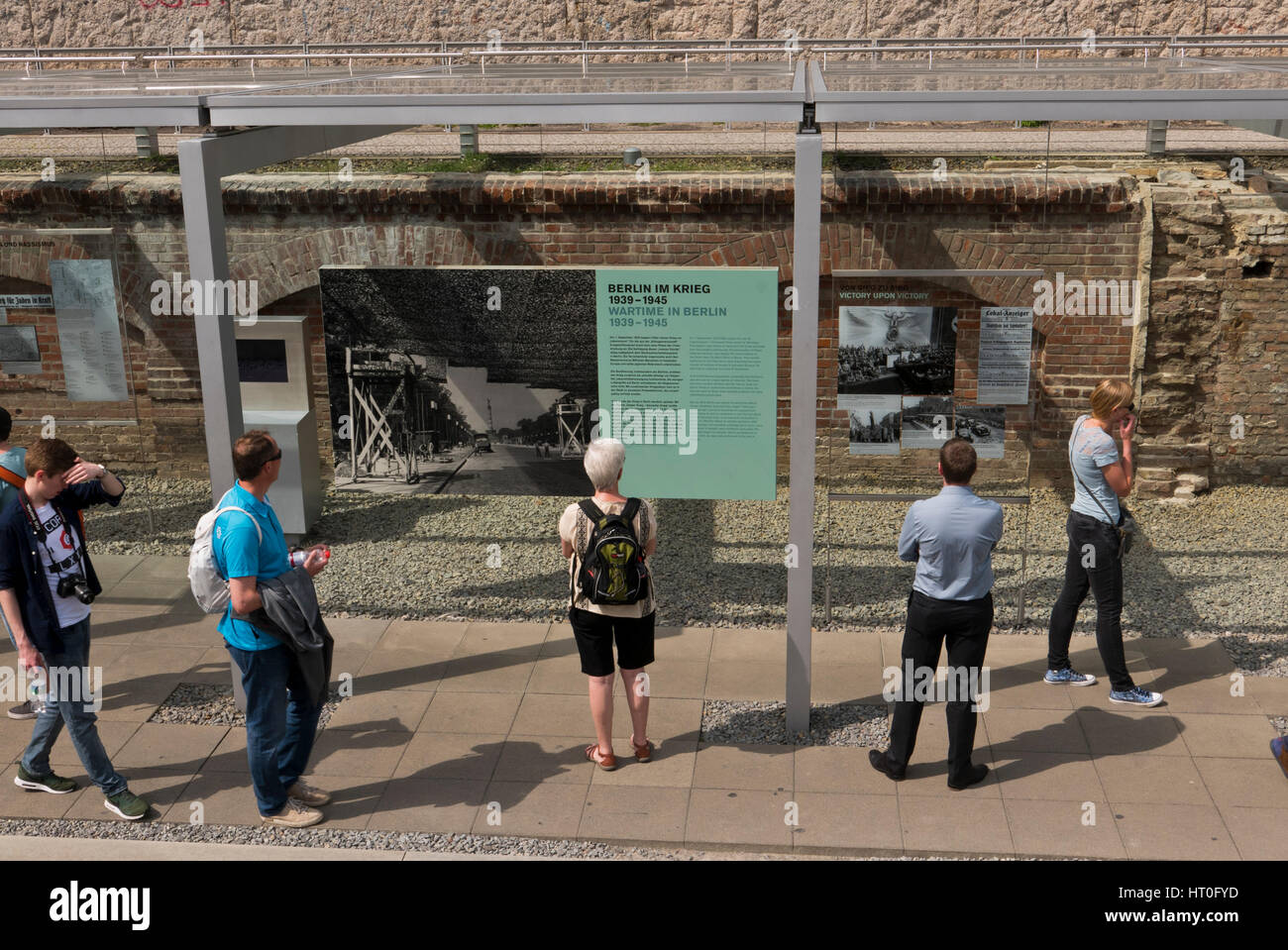 "Topografía del Terror", una exposición documental sobre el sitio de la Gestapo, las SS y la oficina principal de seguridad de Reich, Berlín, Alemania Foto de stock