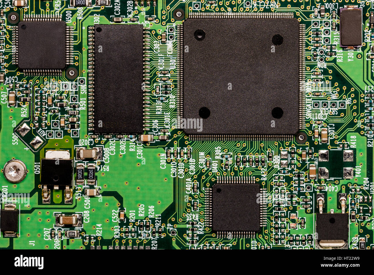 Placa de circuitos electrónicos impresos SMD con microcontrolador y componentes Foto de stock