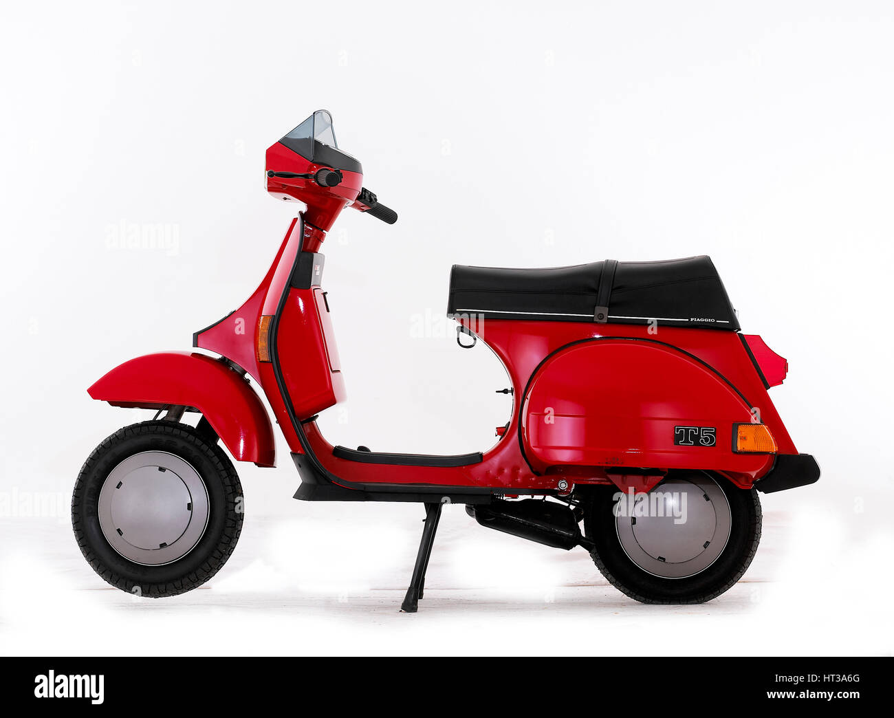 Vespa t5 scooter fotografías e imágenes de alta resolución - Alamy