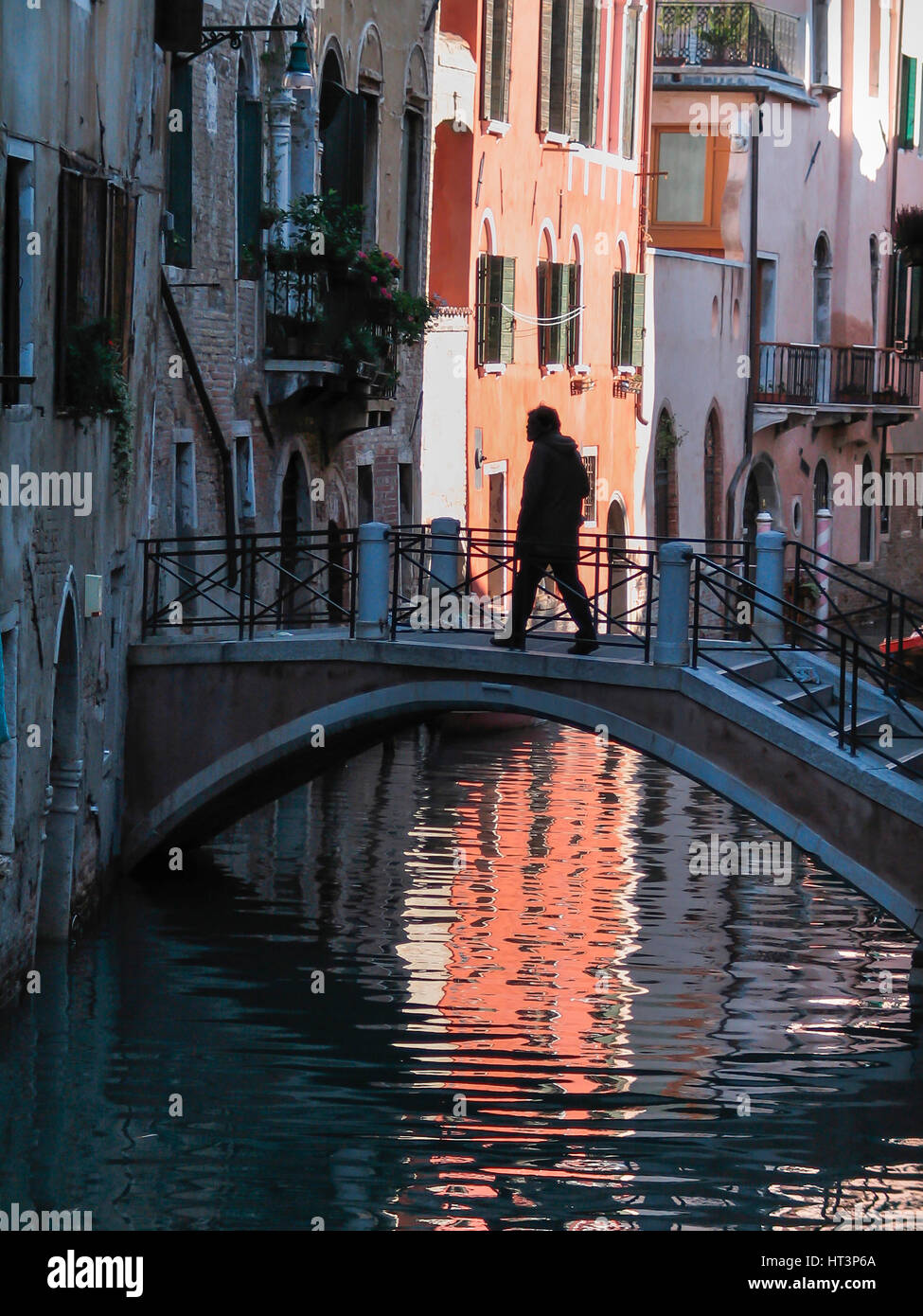 Canal Venecia . Italia Foto de stock