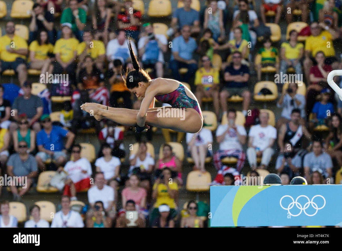 Río de Janeiro, Brasil. 18 de agosto de 2016 Ingrid Oliveira (BRA) compite en la Mujer la Plataforma de buceo 10m preliminares en los Juegos Olímpicos de Verano de 2016. © Foto de stock