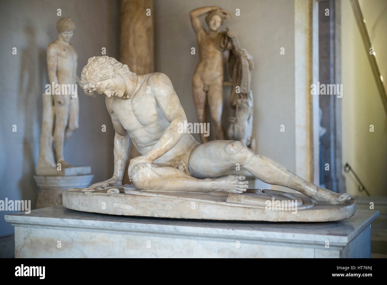 Roma. Italia. El Galo moribundo (Gladiador), copia romana de un original griego de la 3a.C., Sala del Gladiador, Museo Capitolino. Musei Capitolin Foto de stock