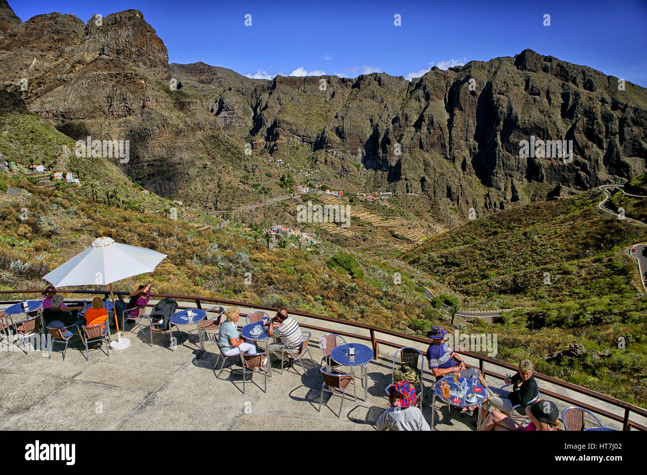 Un alto ángulo de visualización de la Cruz de Hilda Bar en Tenerife, Islas Canarias Foto de stock