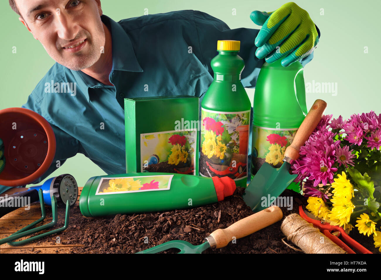 Productos De Jardinería Fotos e Imágenes de stock - Alamy