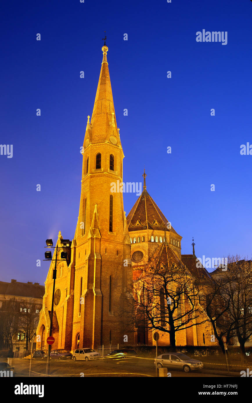La iglesia calvinista (también conocida como "iglesia de los capuchinos") Buda, Budapest, Hungría. Foto de stock