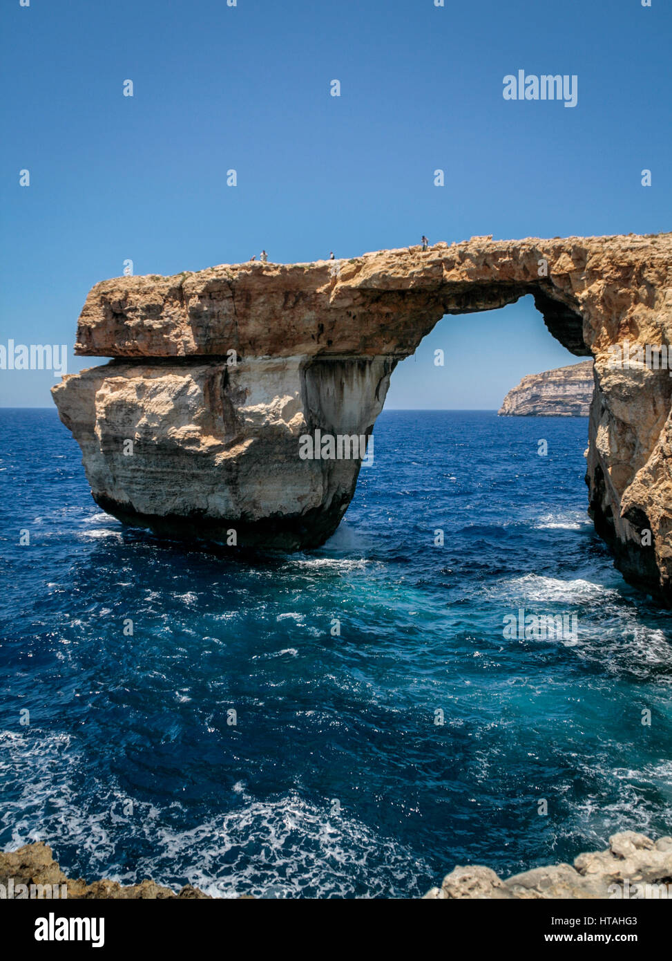 Ventana azul, arco natural en la isla de Gozo, Malta Foto de stock