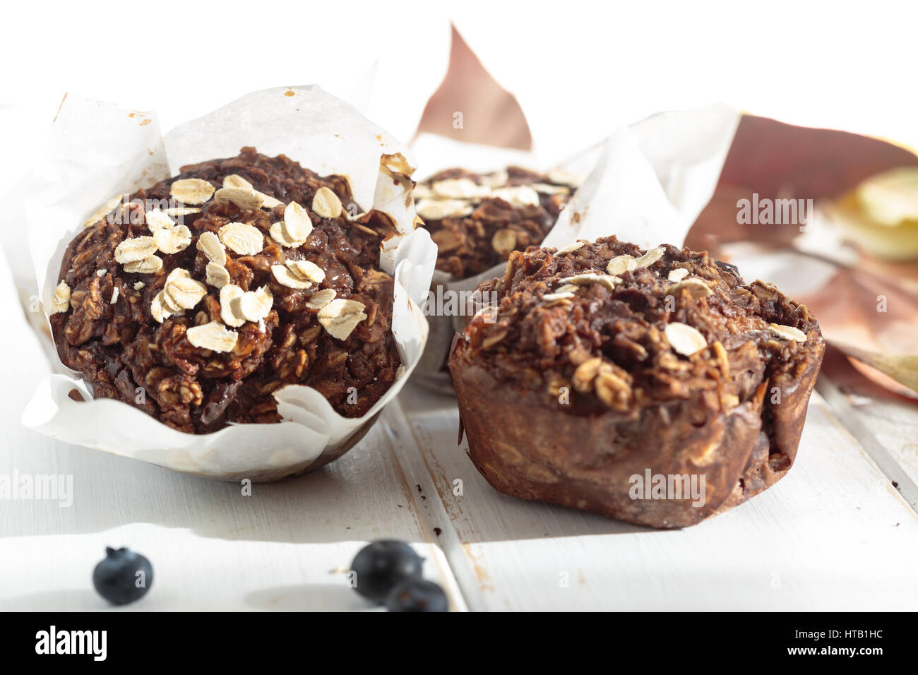 Muffins de manzana casera saludable con avena y harina integral