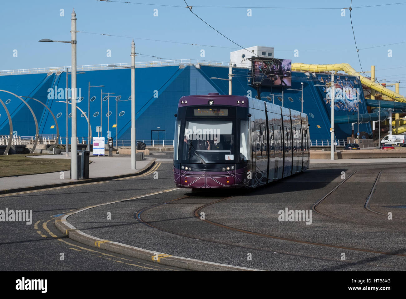 Tranvía de alumno controlador en Blackpool Promenade Foto de stock