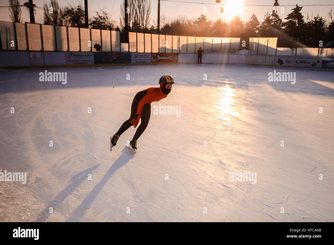 Persona patinaje sobre hielo fotografías e imágenes de alta resolución -  Página 3 - Alamy