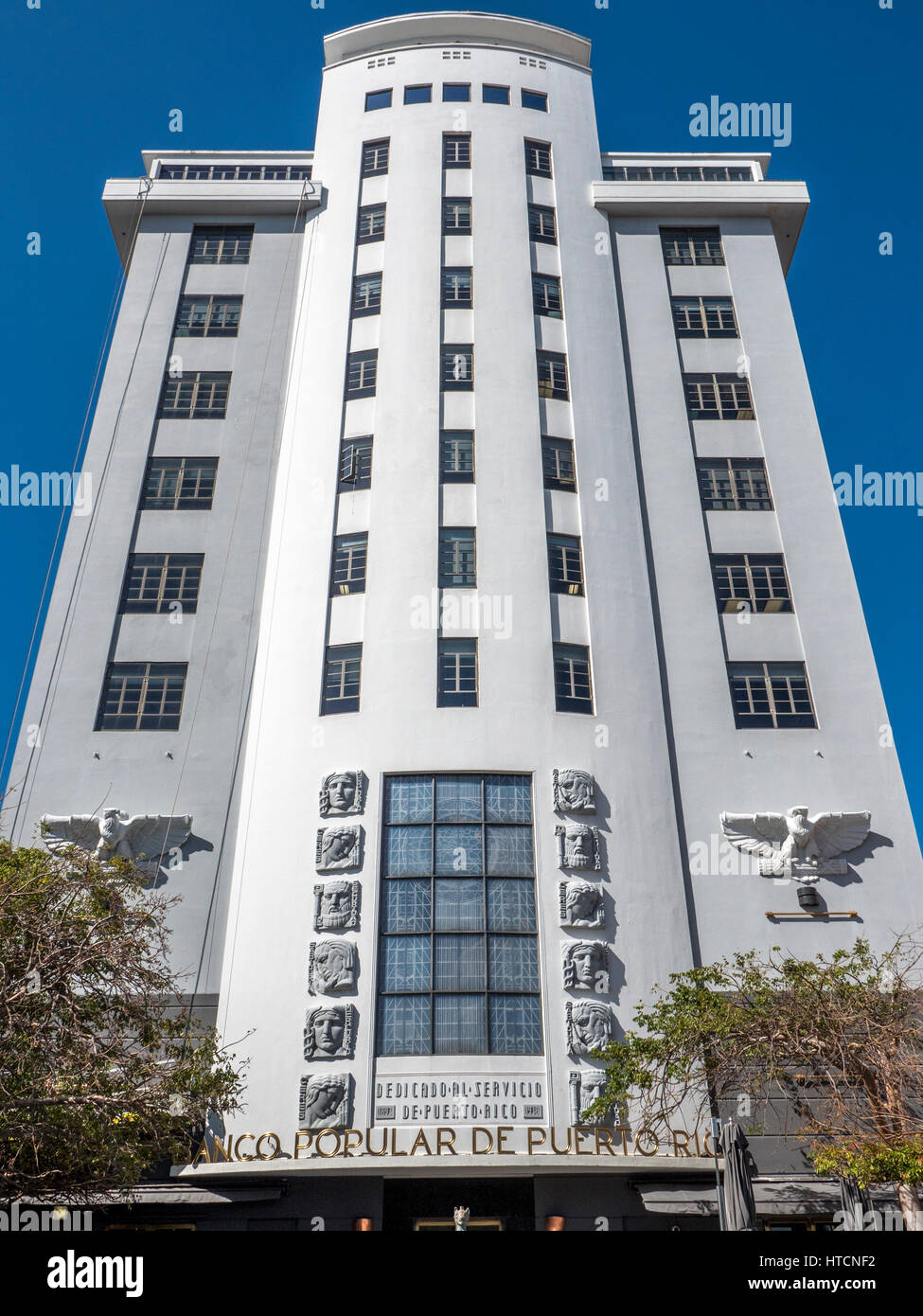 La antigua sede de Art Deco del Banco Popular de Puerto Rico en el Viejo  San Juan de Puerto Rico Fotografía de stock - Alamy