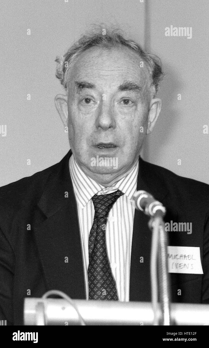 Michael Ivens, Director de la campaña de la industria Objetivos del grupo, habla en la conferencia celebrada en Londres, Inglaterra, el 1 de julio de 1991. Foto de stock