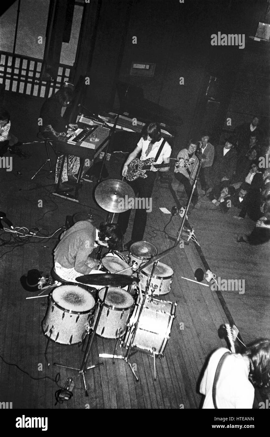 PINK FLOYD: La banda de rock británica Pink Floyd juega la Victoria rooms, Universidad de Bristol el 3 de marzo de 1969. Foto de stock