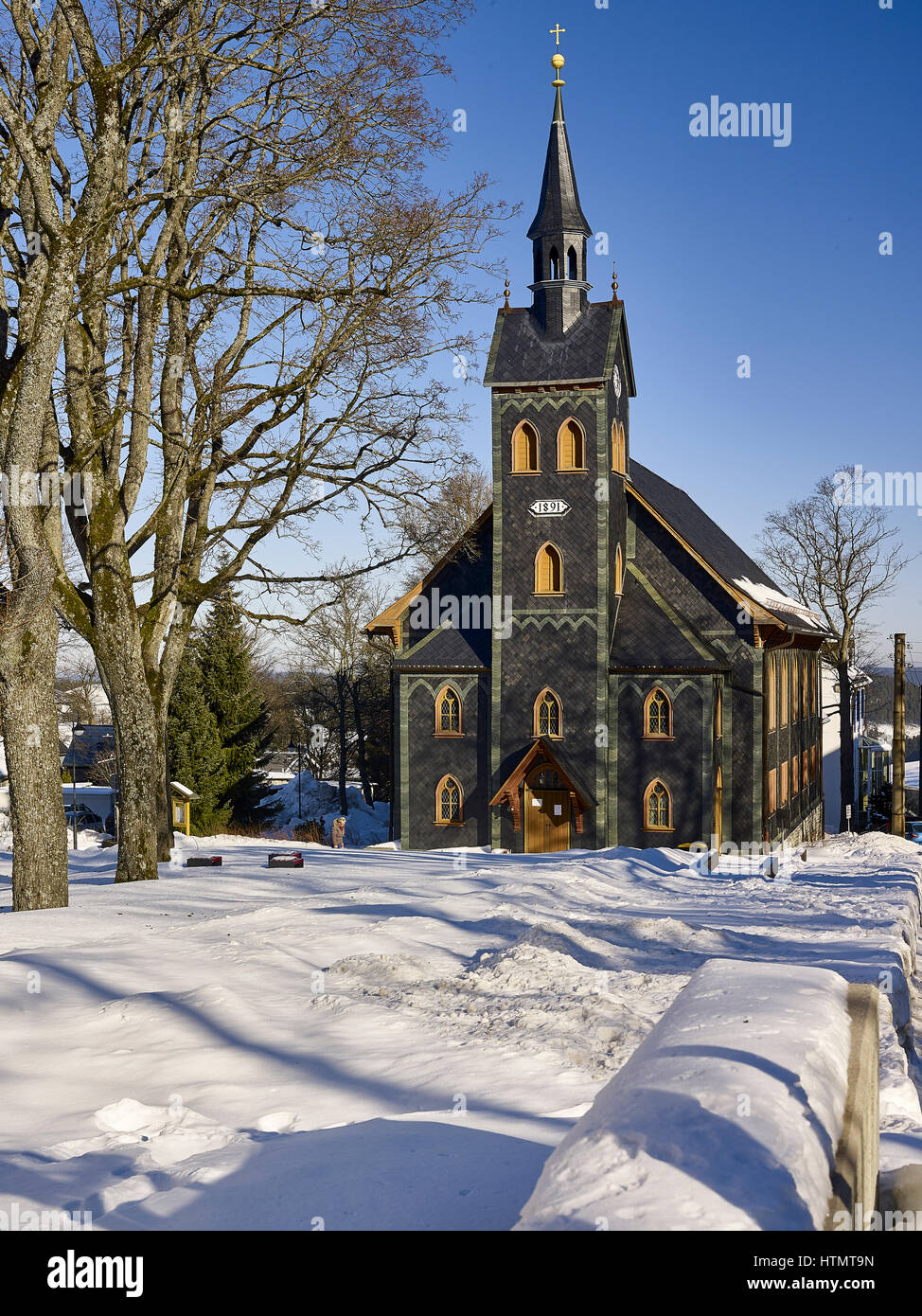 Iglesia de montaña en Neuhaus am Rennweg, bosque de Turingia, Turingia, Alemania Foto de stock