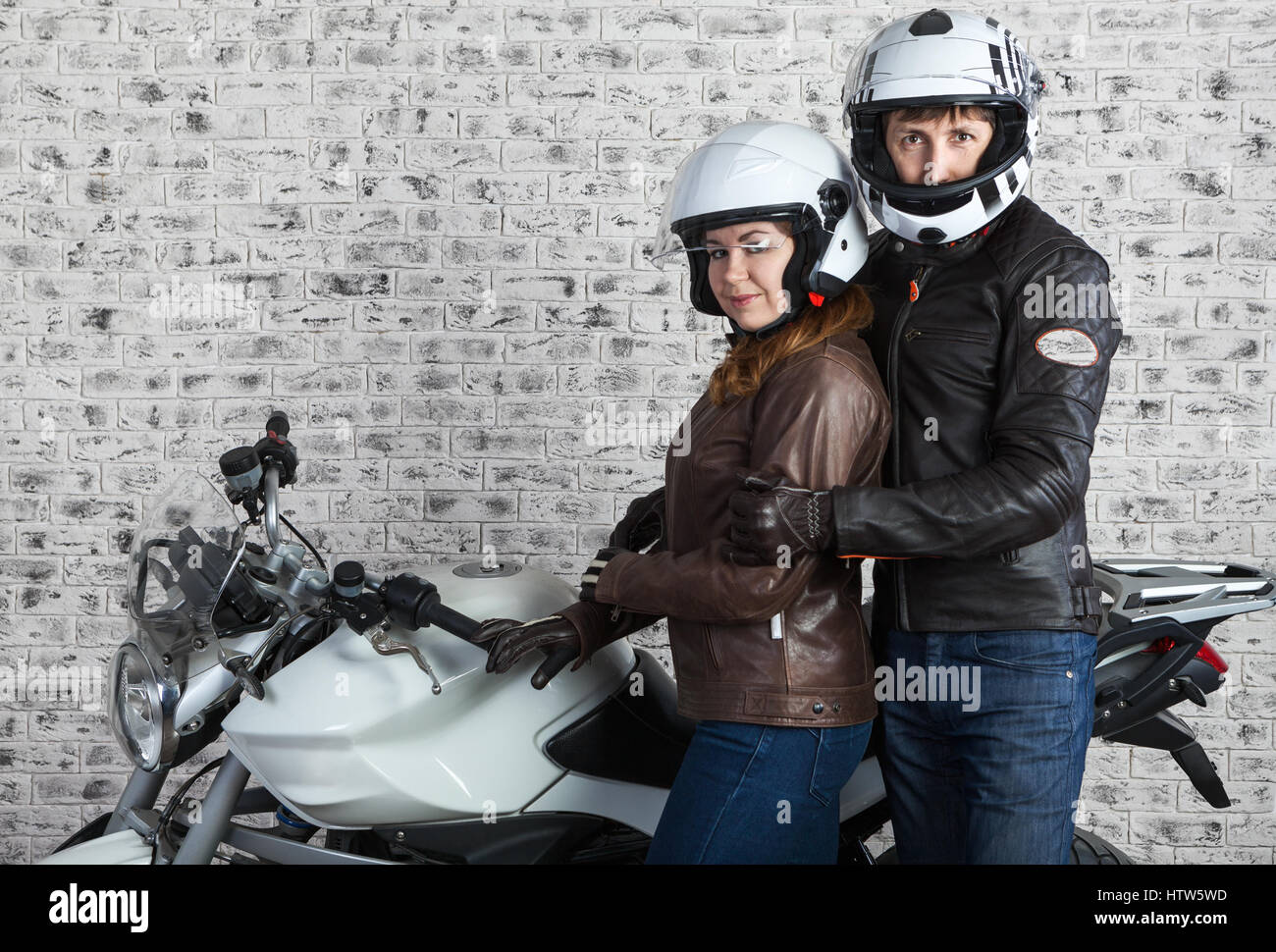 Motorcycle outfit fotografías e imágenes de alta resolución - Alamy