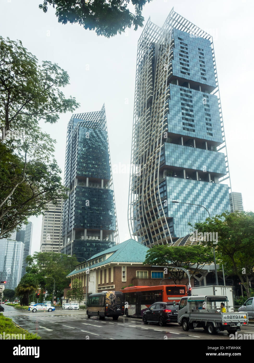 South Beach, un complejo comercial y residencial de dos torres ubicado en Beach Road, Singapur. Foto de stock