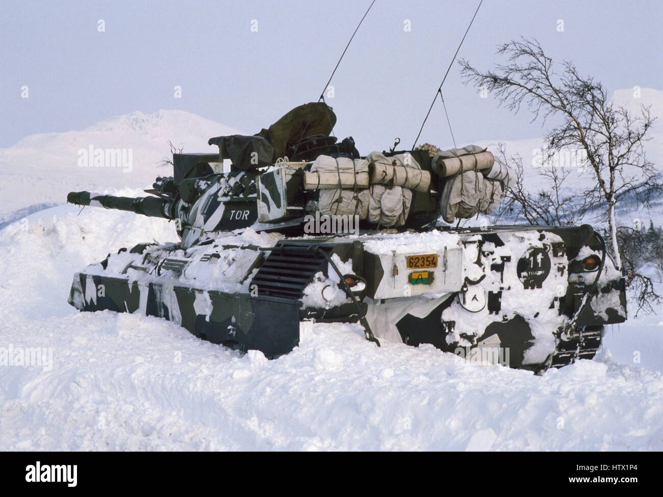 Ejército de Noruega, tanque Leopard durante los ejercicios de la OTAN Fuerzas Móviles de Intervención preparada (AMF) Foto de stock