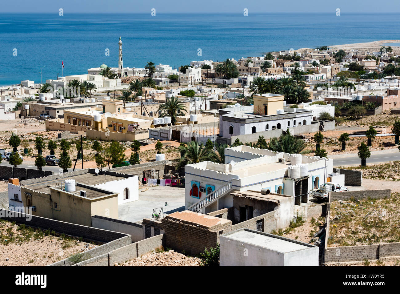 Los hogares y la comunidad compuestos de Tiwi ciudad a lo largo de la
