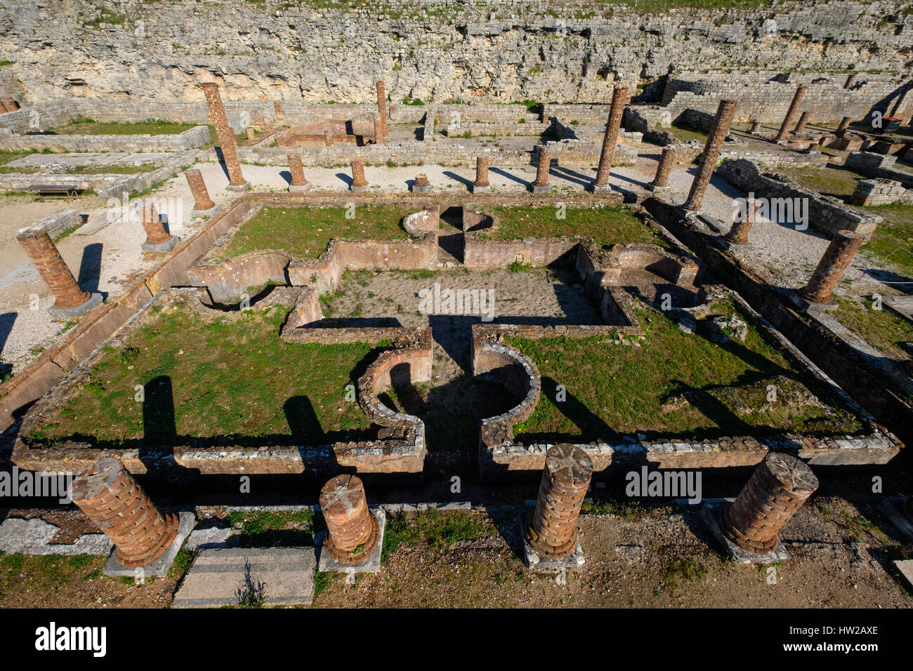 Peristilo en el asentamiento romano ruinas de Conimbriga, Portugal, Europa Foto de stock