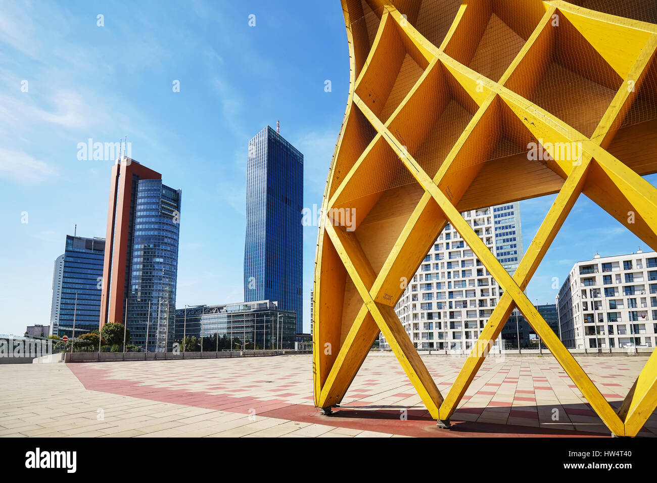 La arquitectura moderna de Viena en la ciudad uno complejo, Austria. Foto de stock