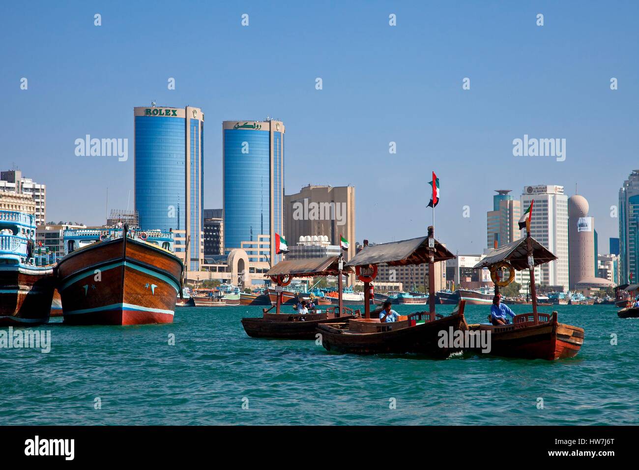 Los Emiratos Árabes Unidos, Dubai, taxis acuáticos. Foto de stock