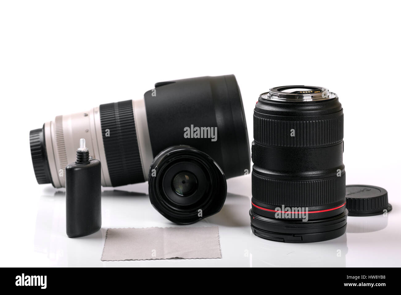 Las lentes de las cámaras y equipos de limpieza Foto de stock