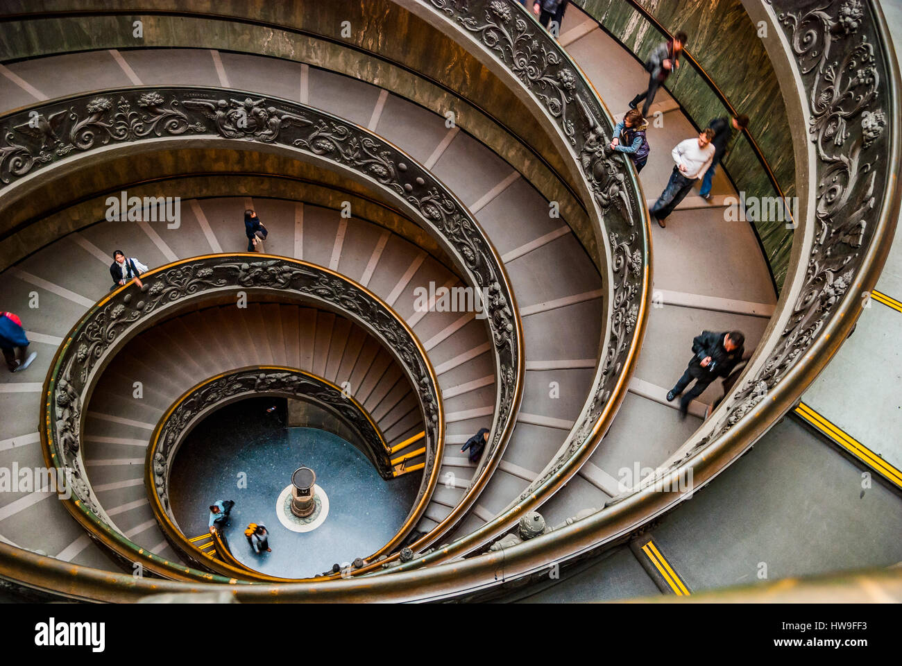 La moderna escalera de doble hélice. Estado de la Ciudad del Vaticano. Roma, Lazio, Italia, Europa. Foto de stock