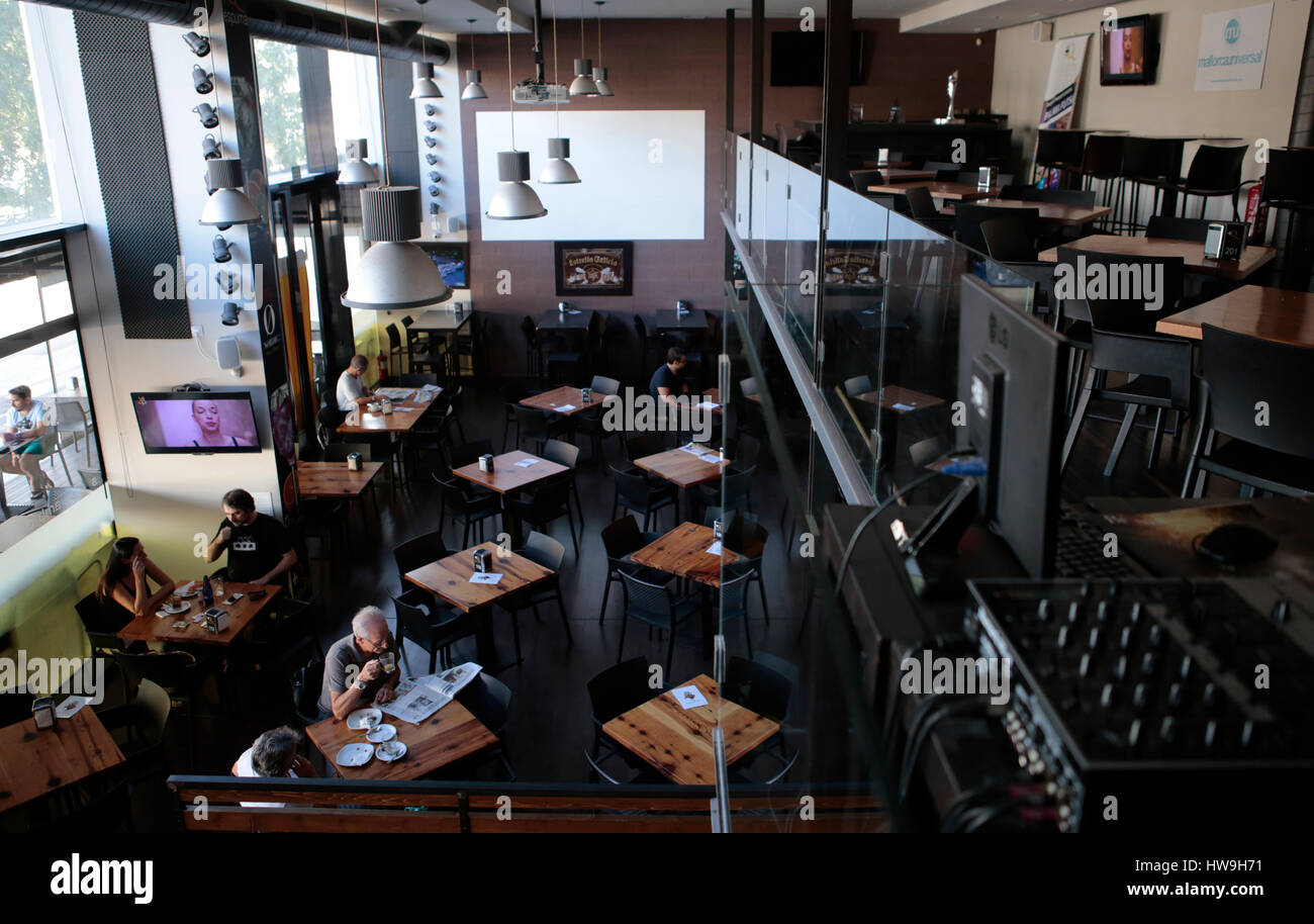 Moderna cafetería bar indorr ver Foto de stock