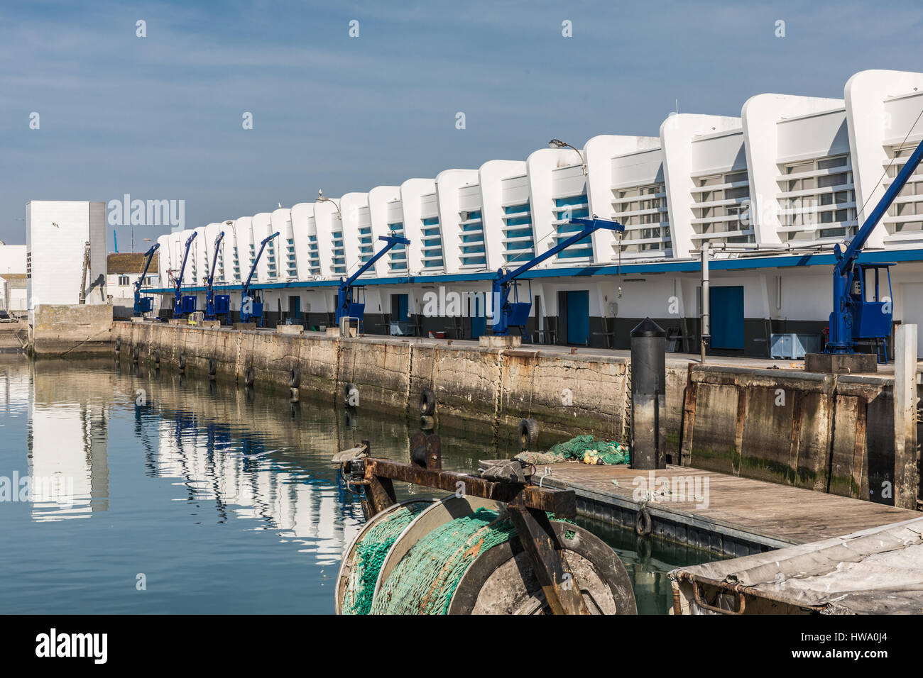 La subasta de pescado en el puerto de Les Sables d'Olonne (Vendée, Francia) Foto de stock