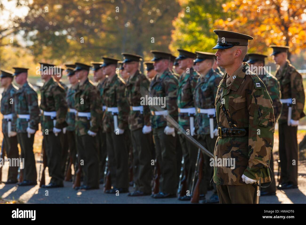 Estados Unidos del Norte de América, Arlington, Virginia, EE.UU. Marines por el Iwo Jima Memorial Foto de stock