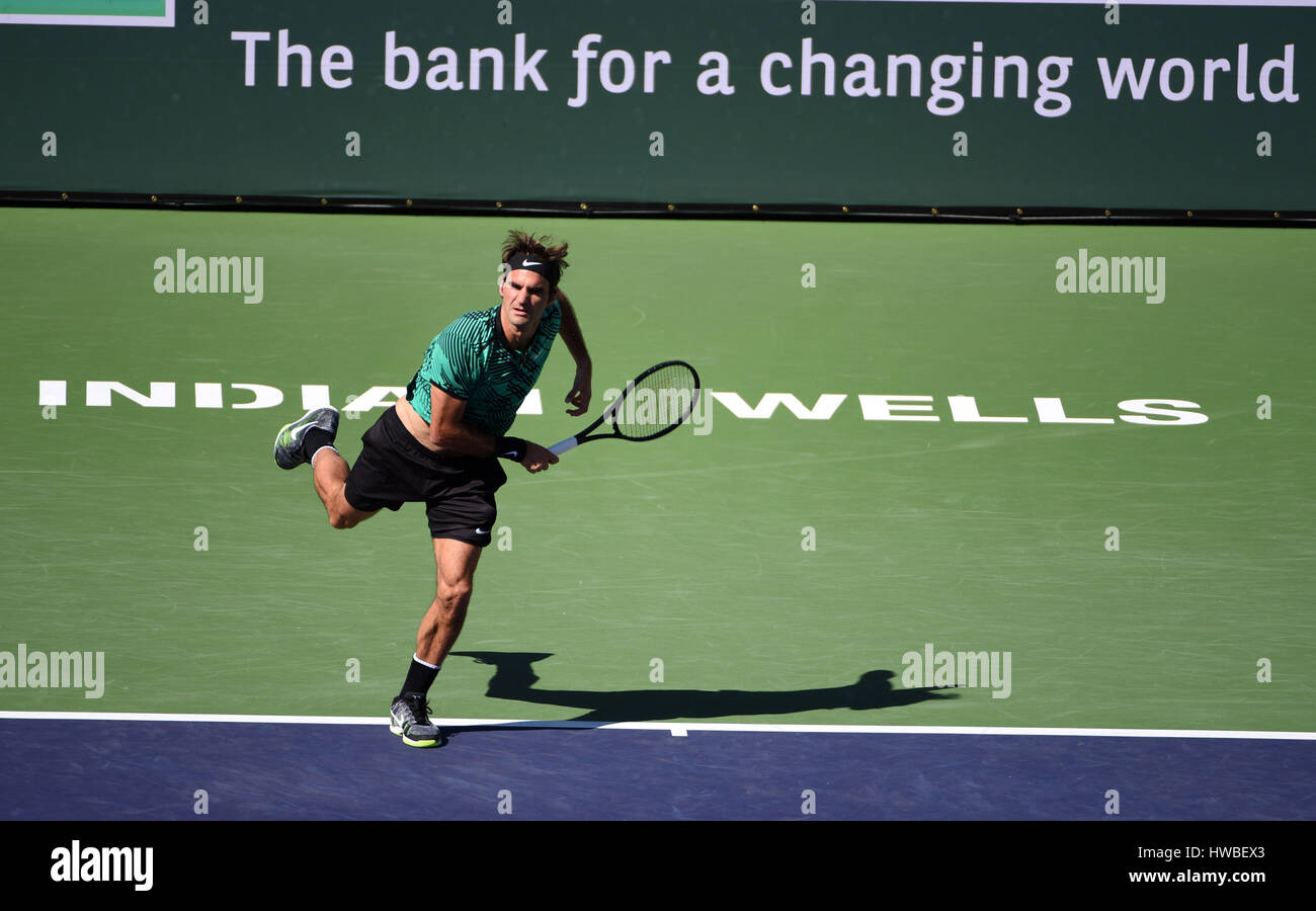 19 de marzo, 2017: Roger Federer (SUI) en acción contra Stan Wawrinka (SUI) en los hombres de la final en el BNP Paribas Open en Indian Wells Tennis Garden en Indian Wells, California, John Green/CSM Foto de stock