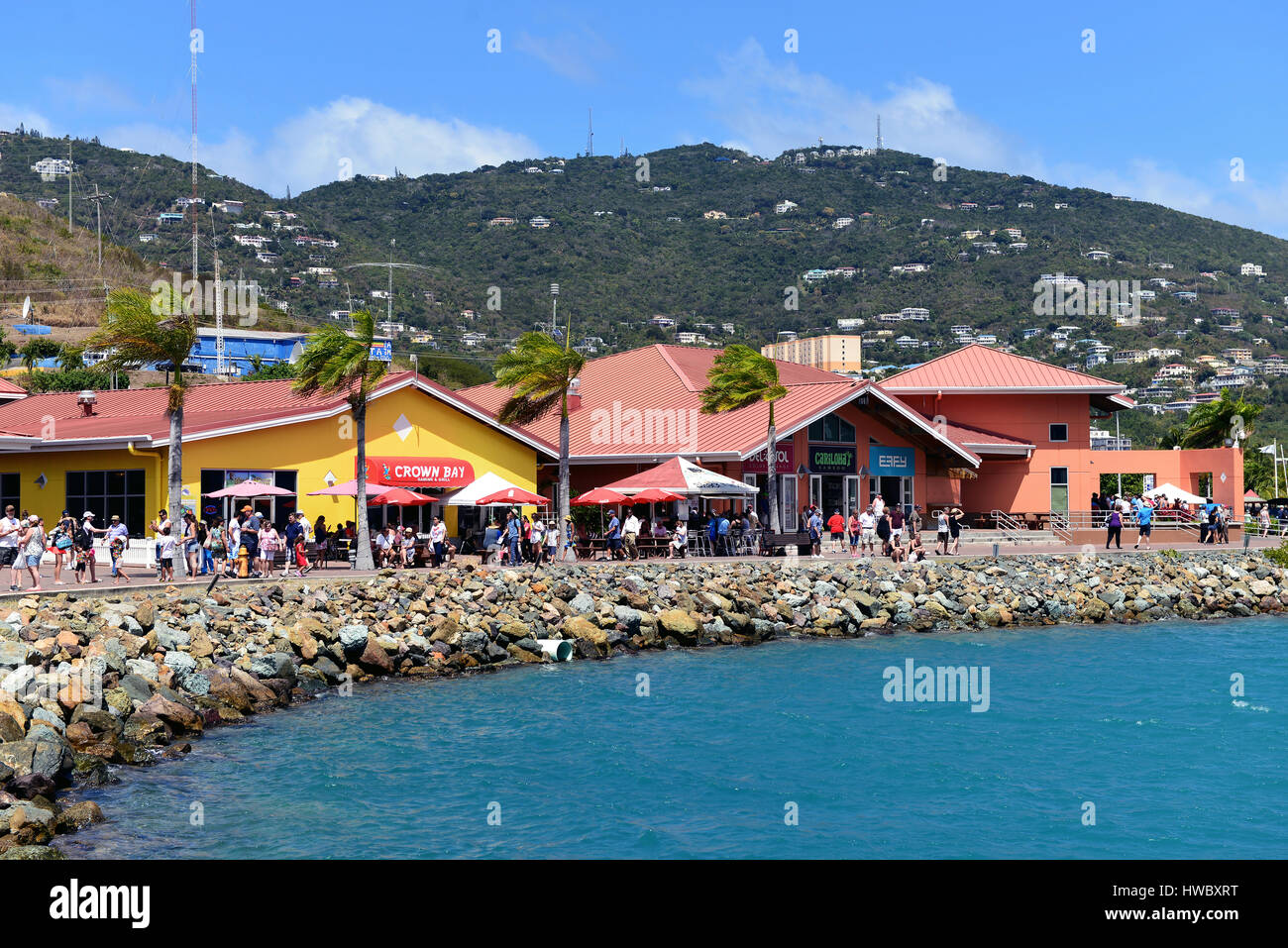 Saint Thomas, Islas Vírgenes de EE.UU. - March 1, 2017: El Centro de Crown Bay ofrece compras, juegos, comida, bebidas y está ubicado en las cercanías de muelle de cruceros Foto de stock