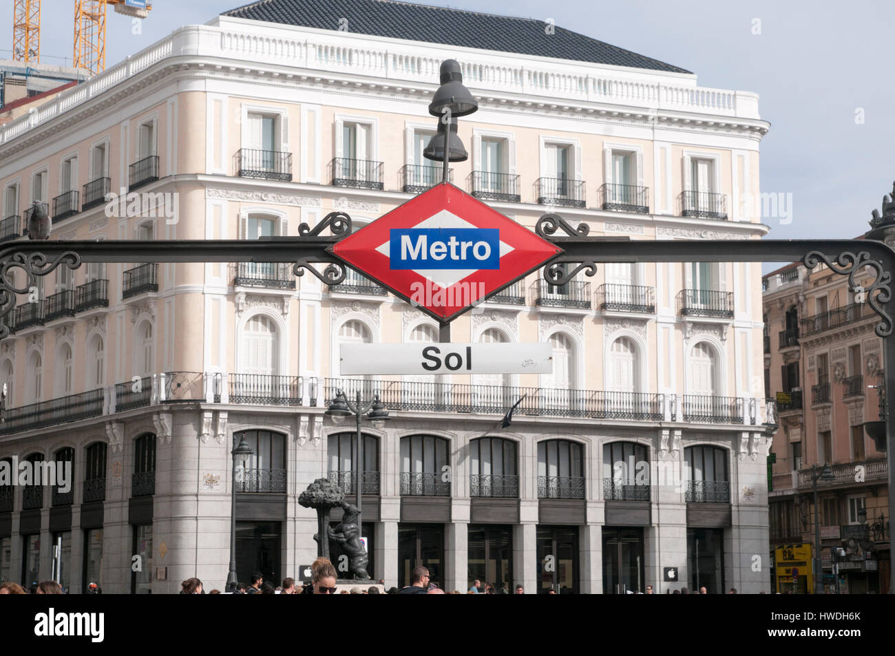 Signo de Metro, Puerta del Sol, Madrid, España Fotografía de stock - Alamy