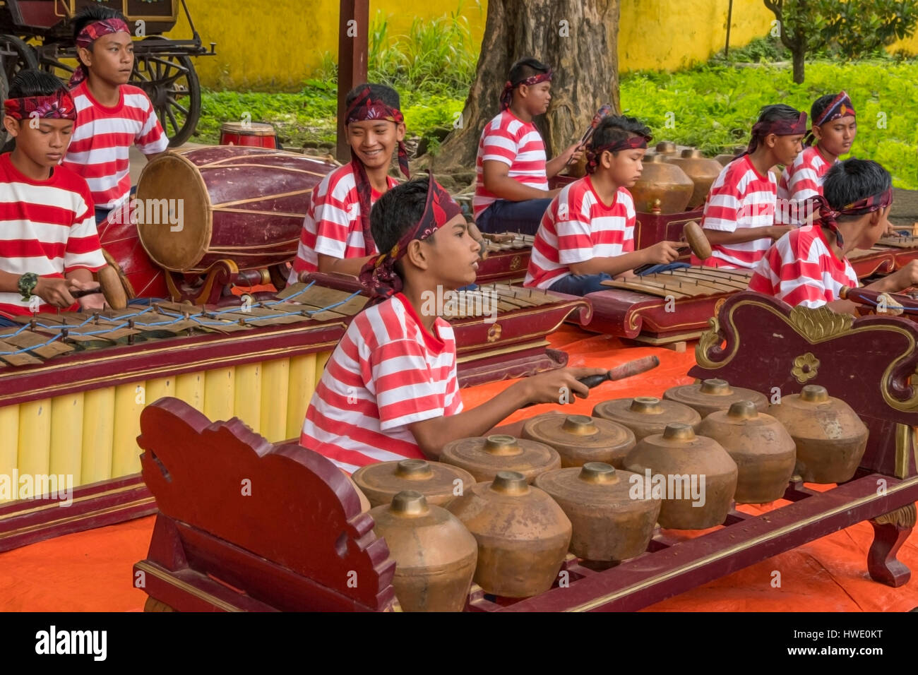 Bienvenido tamborileros, Sumenep, Madura, Indonesia Foto de stock